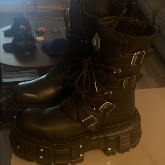 Men boots - Picture 1 of 4